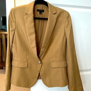 EUC Ann Taylor classic staple, camel blazer, size 6
